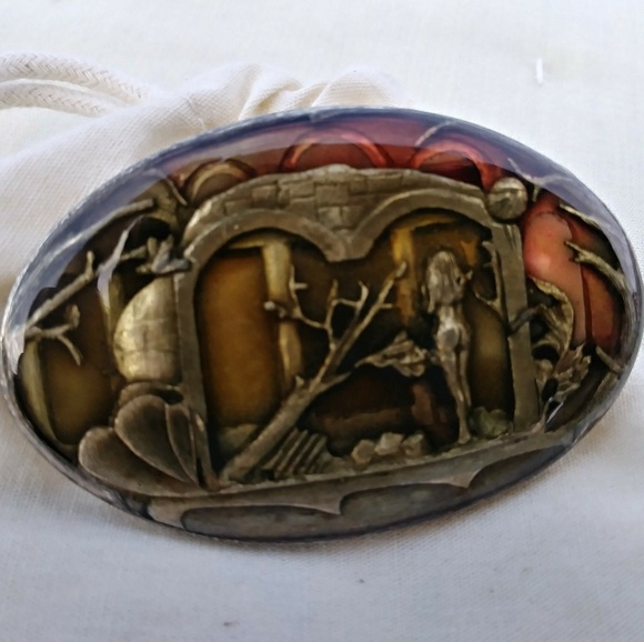 💖Unique Signed Brooch💖